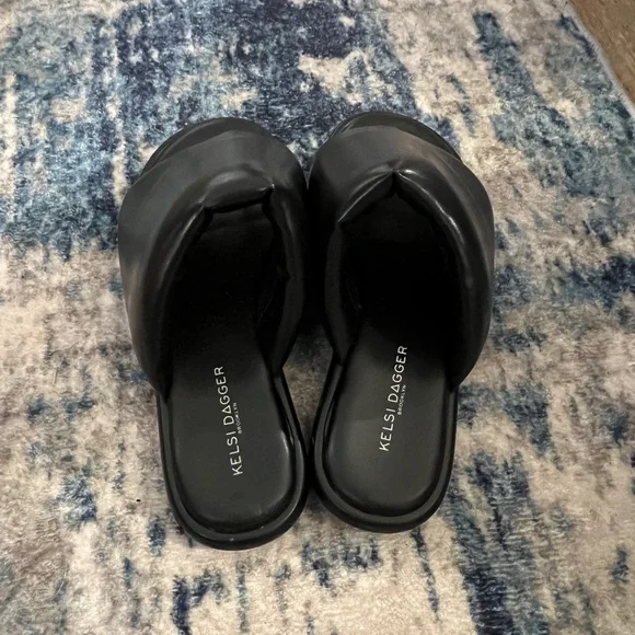 Kelsi Dagger Puffy Traveler Slide Sandal Black Size 7 - Picture 4 of 6